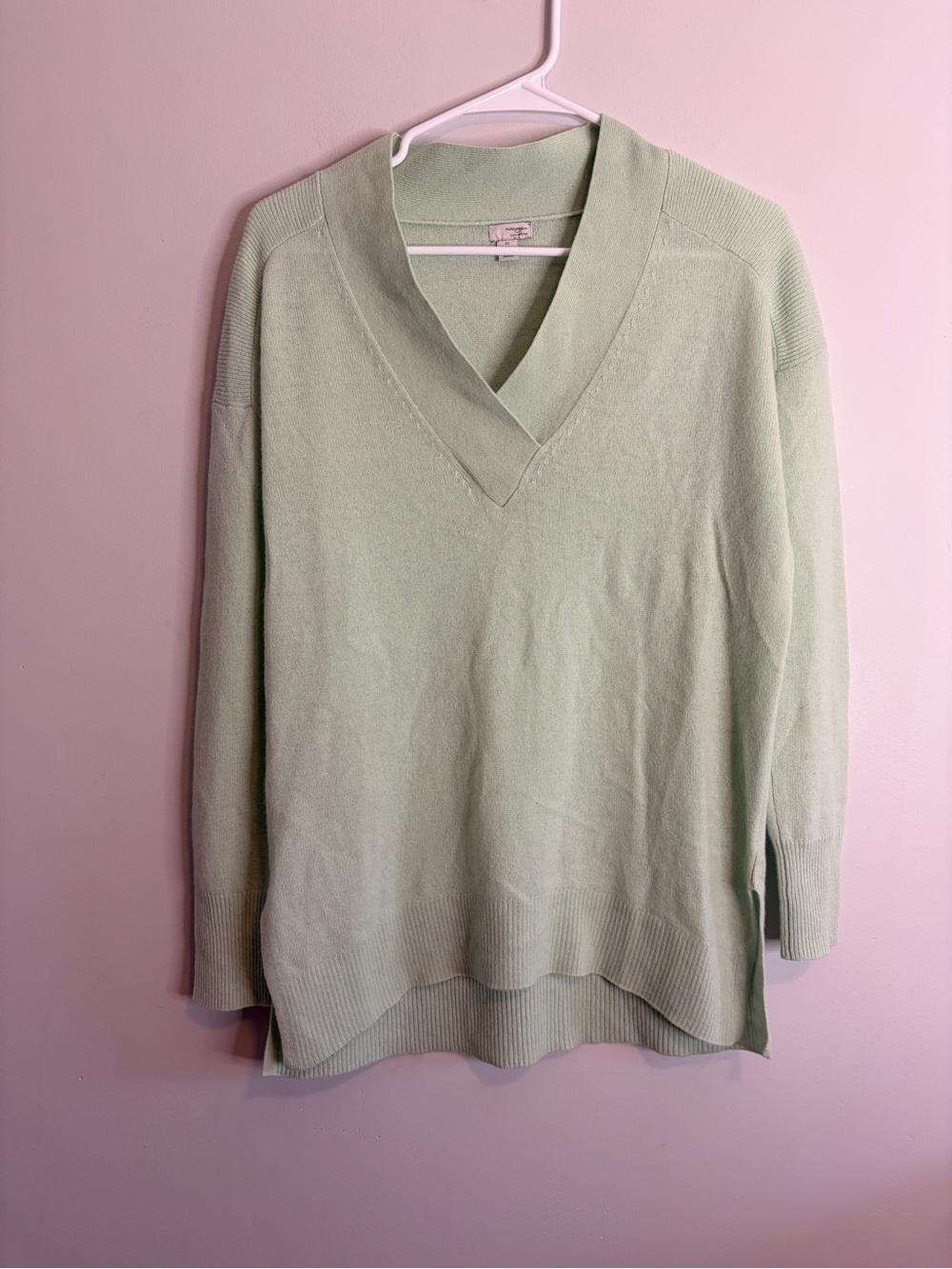 Halogen 100% Cashmere Pastel Green V-Neck Sweater XS